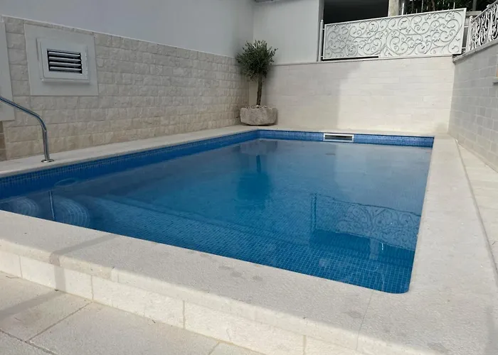 Casa Del Mare 로고즈니차